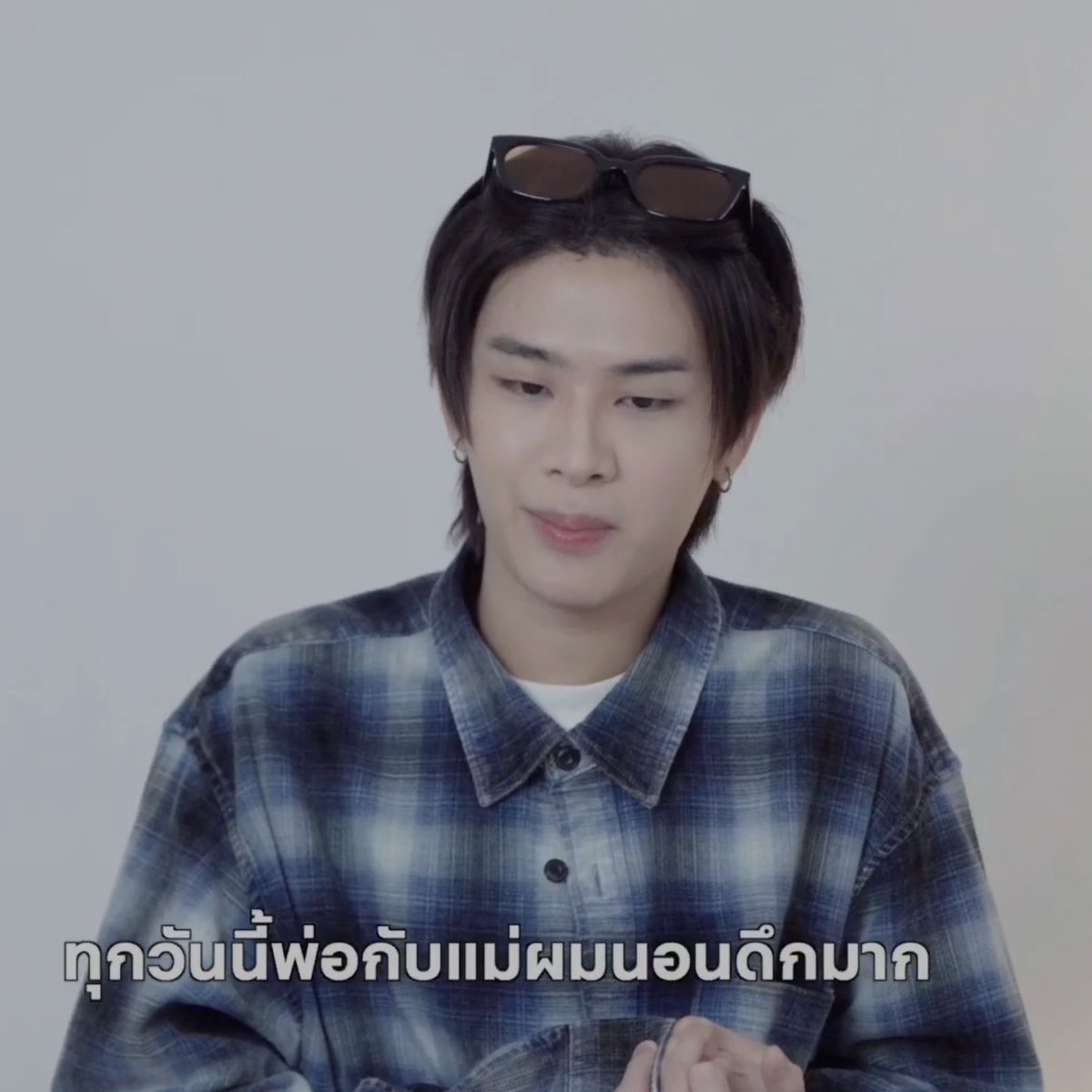itscsx's tweet photo. หนูอยากทานอะไรคะ เฮียจะหาให้😔🤘🏻
#THAIchayanon
#Phututchai
#AAashirakorn
#NEXnattkit
#HappyBUSDAY https://t.co/Wqa9x8CjX0