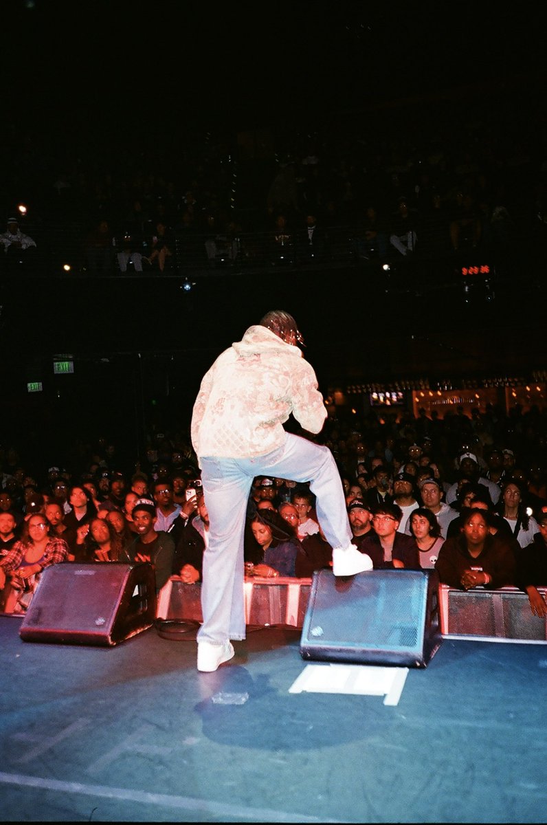 asohblack's tweet photo. live in los angeles pt 2. 9NIM EP out now https://t.co/xbejRsyxNl