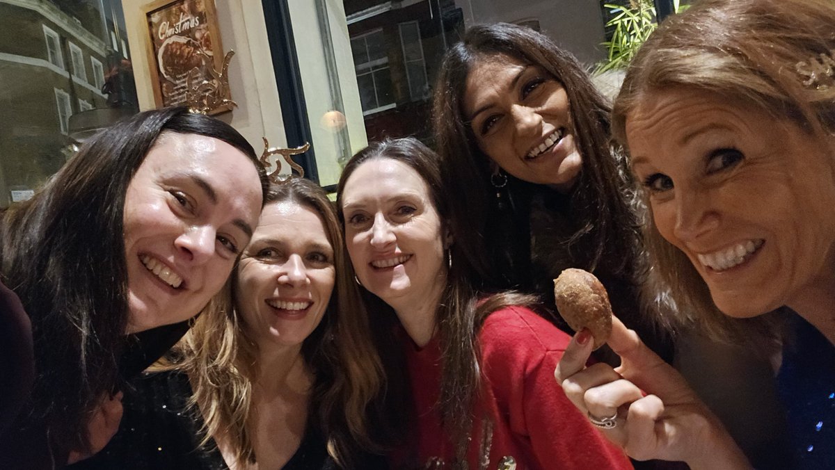 Early start for GMB in London and then the best festive fun with my gorgeous GMB gals - full bellies and belly laughs, love you ladies x