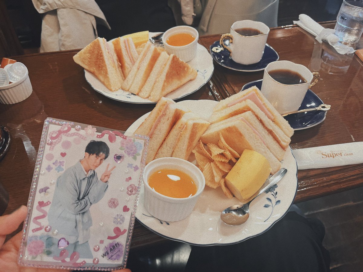 star12123's tweet photo. 喫茶と濵田。4枚たまった https://t.co/9ofDnqijhz