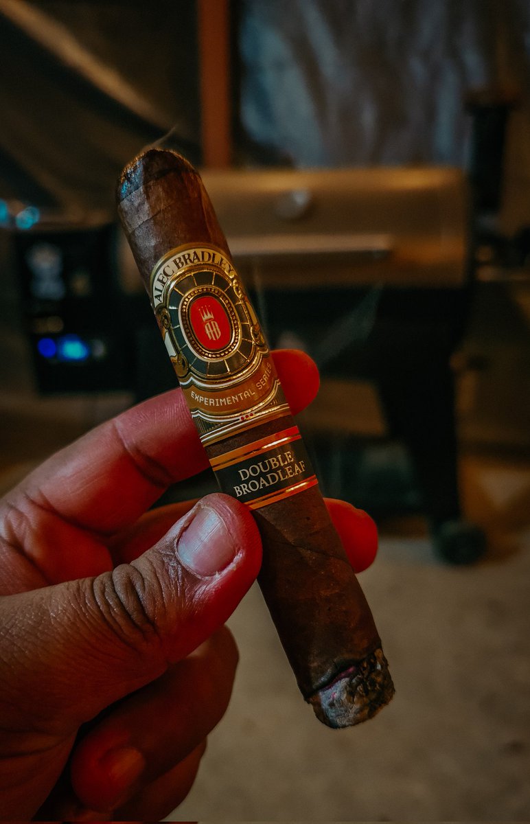 DJCATFISH214's tweet photo. Nice night to fire up the @PitBossGrills &amp; @alecbradley https://t.co/filGVi8bZZ