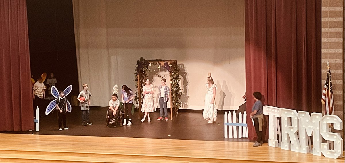 <a href="/trmsco/">Trail Ridge MS</a> does it again! The first middle school Unified Theatre performance - Providing more opportunities for more students! Way to go, Grizzlies! #stvrainstorm @SVVSDsupt <a href="/KarlaAllenbach/">Karla Allenbach</a>