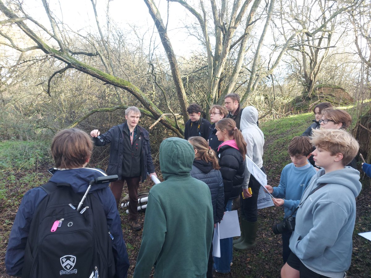 bloxbatts's tweet photo. A superb history trip today to the site of Banbury's Great War munitions factory; in use 1916-24, it had 1500 workers and made 4 million HE shells + 350,000 mustard gas shells; enough survives to give a good idea of the site, with Dale Johnston doing a great job as guide. https://t.co/fvQRJazvyf