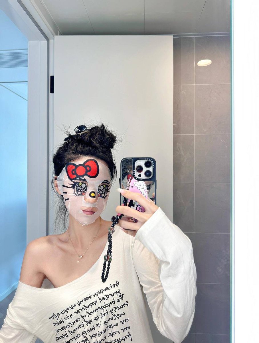 Encrypt_Kate's tweet image. おはようございます。パックをしています。😊✨💖