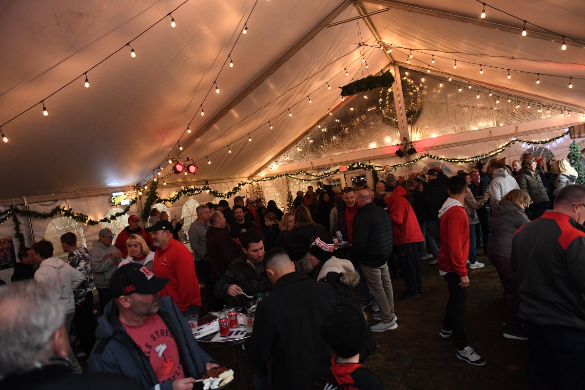RUWrestling's tweet photo. Great time outside in the @RUAthletics Winter Village for our "Fire &amp; Ice" tailgate!

We'll see you inside!

#RelentlessPursuit | #GoRU https://t.co/lwsowmtV4s