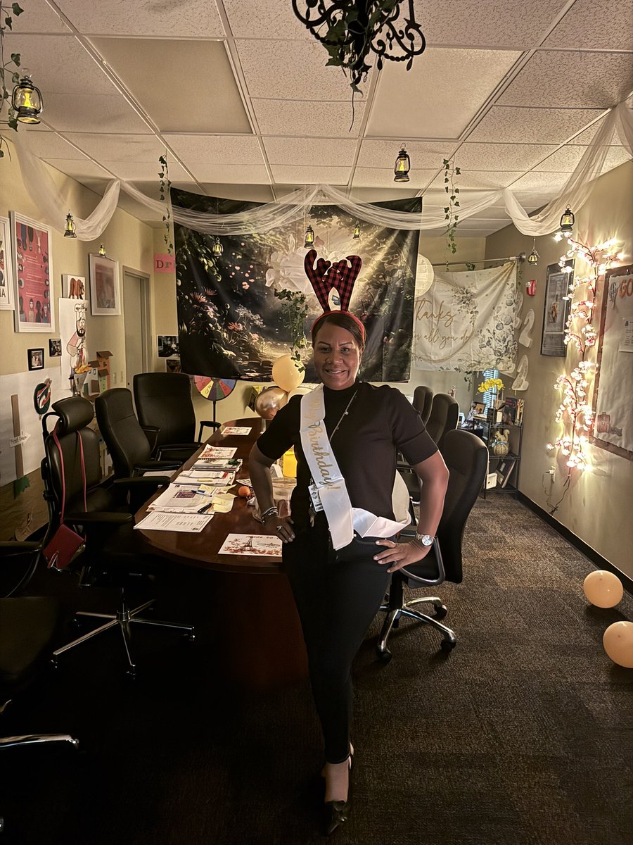 daisyq357's tweet photo. Happy birthday to my mentor, my principal, Ms. Rhonda Parris! Wishing you a lifetime of adventures.  Hope you loved your magical office transformation.  After all Park Lakes is “A Magical Place for Teaching and Learning”. Love and kindness! https://t.co/zZ8jbQ8LWA