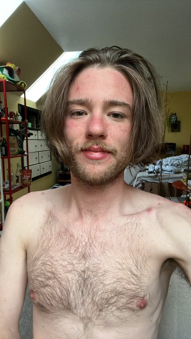 The Sexiest Guy Online🌟 - How’s everyone feeling? https://t.co/ysSOw28PRm