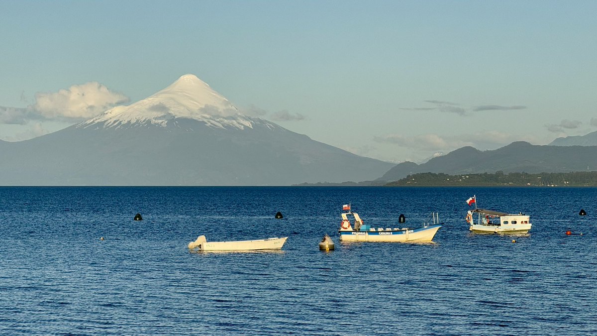 Vivi_PA's tweet photo. Atardecer de Puerto Varas con la @Feeerbeatriz https://t.co/3arG06HFt0