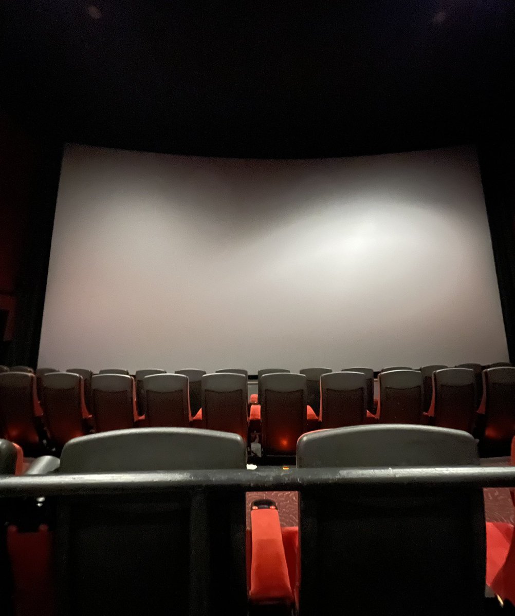 HANKER98's tweet photo. @laufey we are waiting…. #anightatthesymphony #laufey #movie @AMCTheatres https://t.co/0QrEPs3dDx