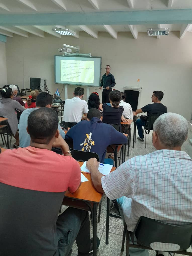 En la Escuela Pedagógica José Martí, se desarrolló el tema "Las Sociedades Científicas, una vía importante para la reafirmación profesional pedagógica".
#EducaciónHolguín