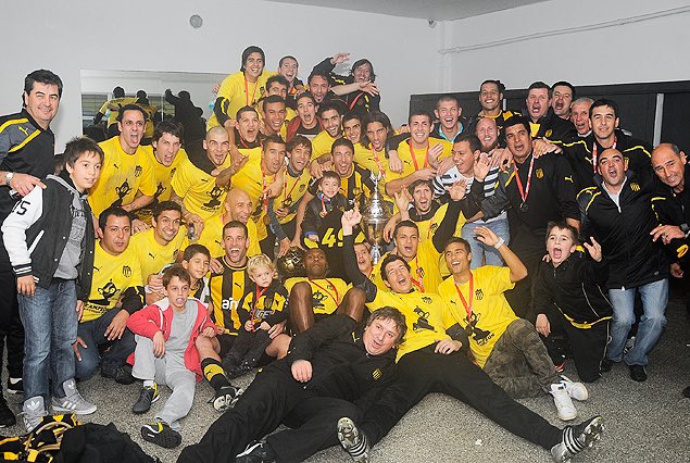 pabloplago's tweet photo. Hoy se retiró Fabian Estoyanoff, sinónimo de buen compañero y leal dirigido, gran jugador de alta calidad y jerarquía, y para mí sinónimo de alegrías y grandes logros.
Gracias por todo lo que me regalaste Lolo y lo mejor en lo que siga, felicidad y salud para vos y los tuyos. https://t.co/FkNeaEjQ3i