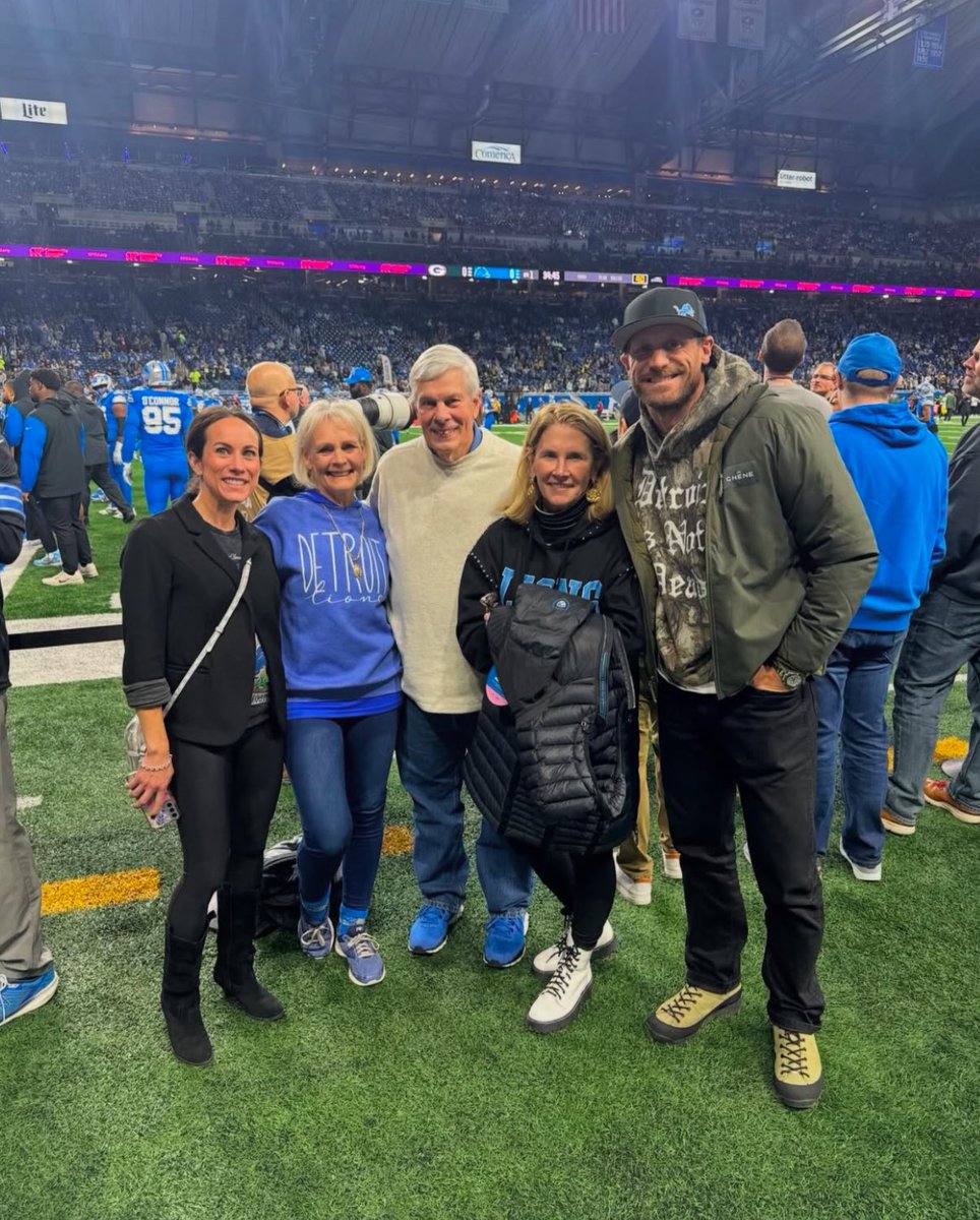 ChaseRiceMusic's tweet photo. Quick Momma/Son date up to Detroit. Proud as hell for my middle school through college QB Ben for Killin it all these years. I'm still mad he stole my middle school dance date from me and married her but it was great to see you too Jessica. How bout them 12-1 @Lions https://t.co/Qb3IGBqr9V