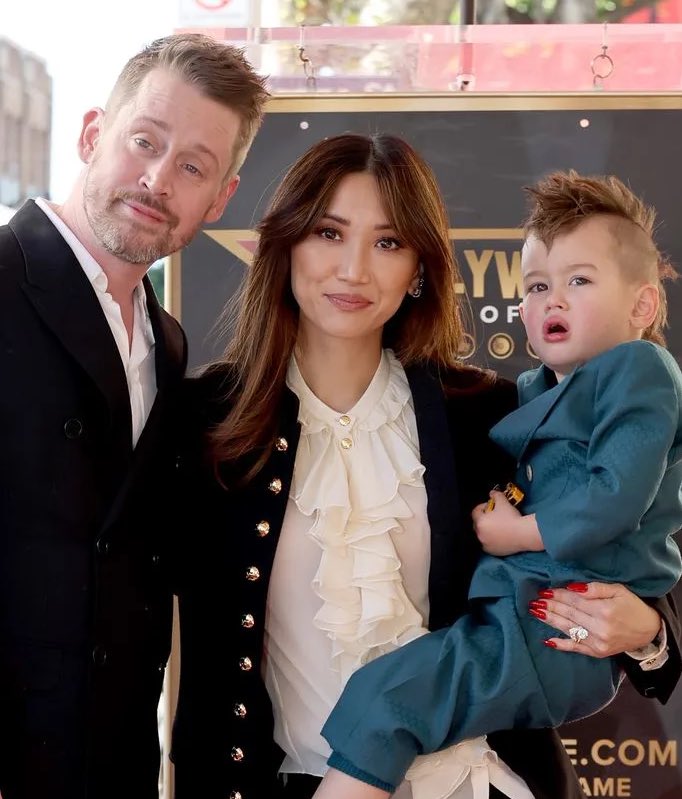 PopBase's tweet photo. Macaulay Culkin reveals that his and Brenda Song’s 3-year-old son believes he’s Kevin from ‘Home Alone.’ 

The toddler insists he fought off the burglars and went down the stairs in a sled — just like his dad in the movie. https://t.co/xUdVatTRPn