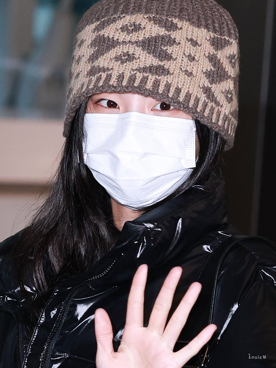 241207📷 - ICN
CK🖤

#ITZY #MIDZY #있지 #믿지
#YEJI #예지