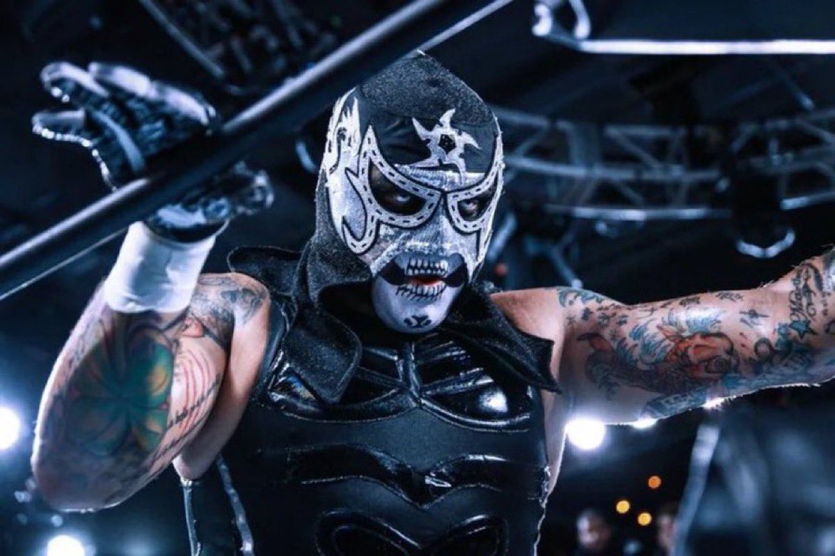 IHATEYOUSOLO's tweet photo. 🚨‼️Penta has officially signed with WWE. 

-Via @AEW. https://t.co/zFbeYijf2S