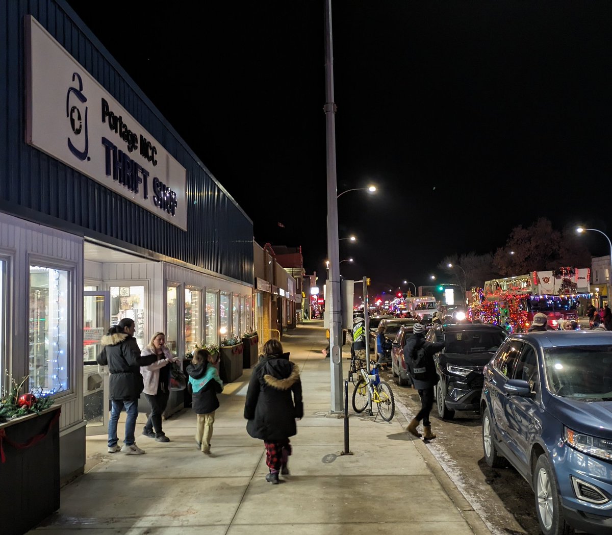 portagemcc's tweet photo. It's almost time for Santa! 

The Thrift Shop will be open at 6:30 this evening for your parade viewing pleasure 😀

There's plenty of free parking in the back, and lots of room to browse and shop while you wait for the parade to come by! 

#Christmas #Santa #parade #plpmb https://t.co/ReKMfiGnBZ