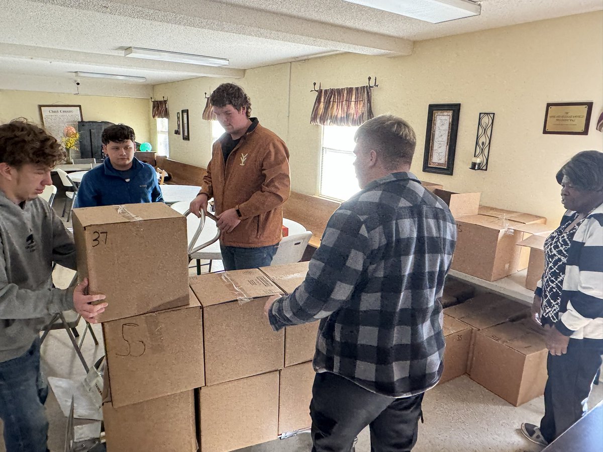 Spartanburg One (@spartanburgone) on Twitter photo Today, Chapman High School students delivered all the canned food collected during Spartanburg Oneβs district-wide food drive to our local churches!
<a href="/Chapman_High/">Chapman High School</a>
<a href="/CHS_AthlDept/">Chapman Athletics</a> <a href="/CHSPanthersFB/">Chapman Panthers Football</a> Today, Chapman High School students delivered all the canned food collected during Spartanburg Oneβs district-wide food drive to our local churches!
<a href="/Chapman_High/">Chapman High School</a>
<a href="/CHS_AthlDept/">Chapman Athletics</a> <a href="/CHSPanthersFB/">Chapman Panthers Football</a>