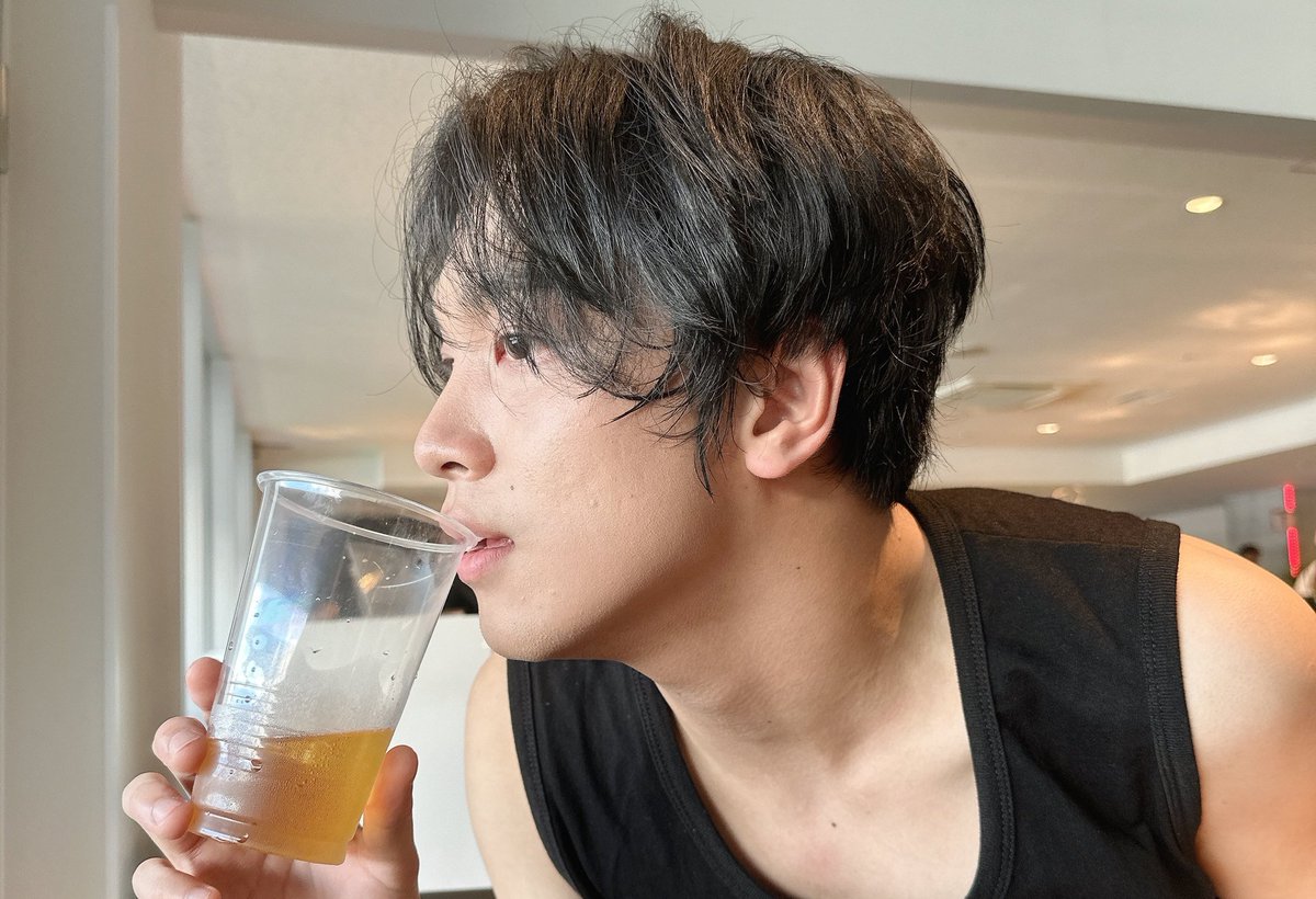 sha #TASTE tweet media