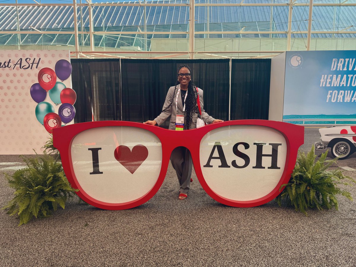 ChoupaSacha's tweet photo. First #ASH #BloodDrop presentation complete and grateful for the opportunities provided by @ASH_hematology to grow as a scientist and researcher. https://t.co/GVzzxAr6co