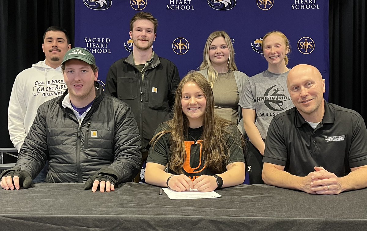 Grand Forks Girls Wrestling tweet media