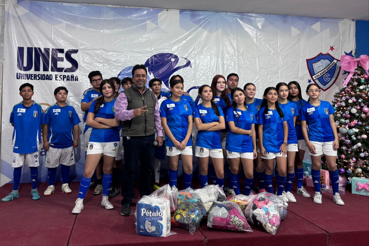 El equipo de fútbol de Bachillerato y Secundaria del Colegio España Jardines también ha entregado su donativo. ¡Ayudemos a quienes más lo necesitan!
#AlasDeAyuda #AyudemosaAyudar #DonaParaAyudar #ColegioEspaña #UNES #Durango
