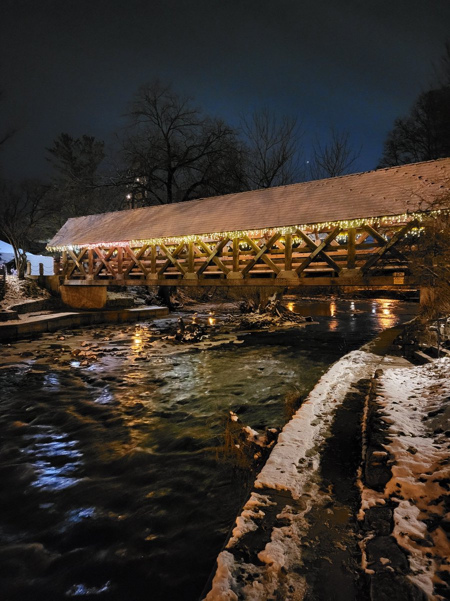 Naperville Park District (@naperparks) on Twitter photo Nothing beats holiday lights reflecting off the DuPage River! 🎄 Nothing beats holiday lights reflecting off the DuPage River! 🎄