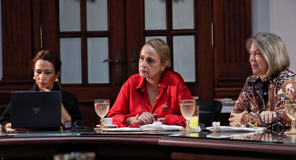 Con el proyecto #STEM (Ciencia, Tecnología, Ingeniería y Matemáticas) le apuntamos a fortalecer las competencias y competitividad de nuestros estudiantes en las escuelas públicas frente al desafío de las nuevas tecnologías.