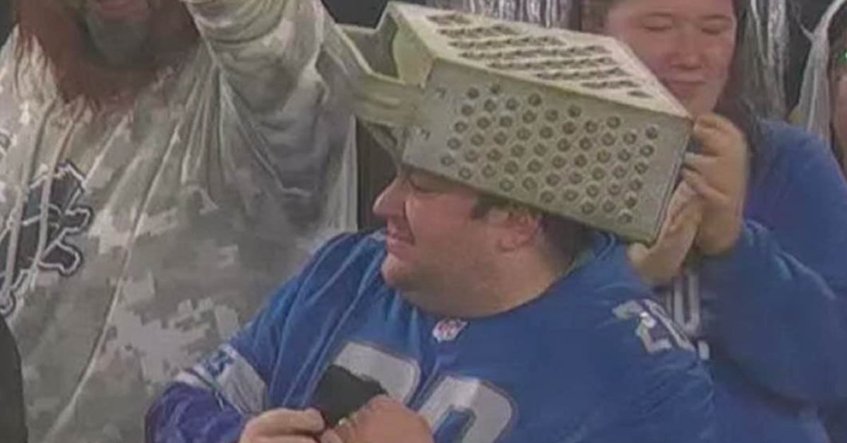 AntiguaApparel's tweet image. One word for this fan: Iconic. 🧀

#FanHumor #SportsHumor #GameDayVibes #FanLife #SportsFandom
