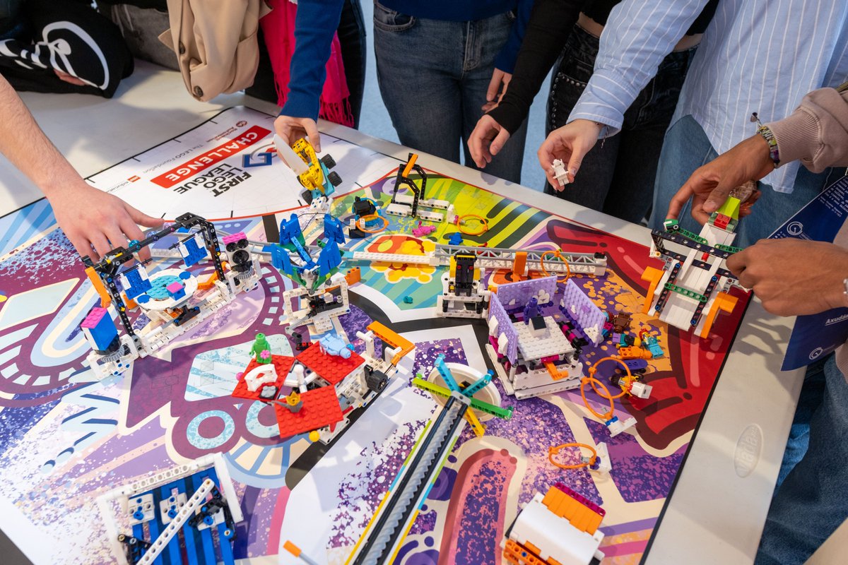 👧 Culturgal miudo!

As actividades para nenos e nenas ocuparon boa parte do programa de Culturgal.

Teatro, música, maxia, obradoiros de repostería, fotografía e pintura, contacontos, circo... as culturas galegas para un público familiar...

Grazas!!