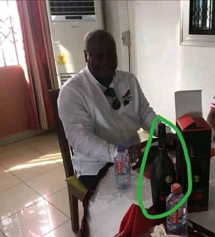 A person whose delight is in alcohol will do the country no good. #IncompetentMahama