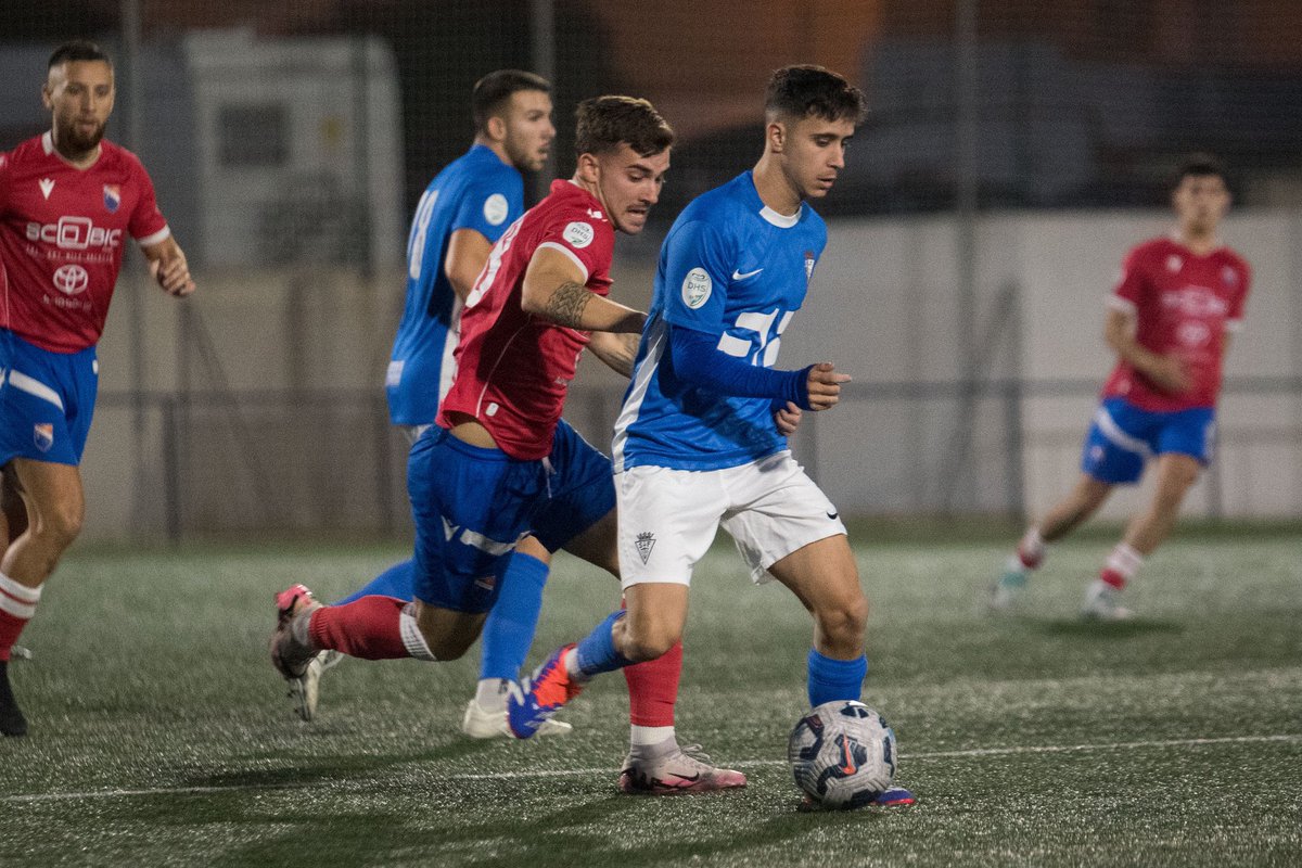 Todas nuestras energías y fuerzas ahora mismo con Diego. Está demostrando un nivel de otra categoría y ojalá todo sea un susto. Vamos equipo, fuerza Dieguito