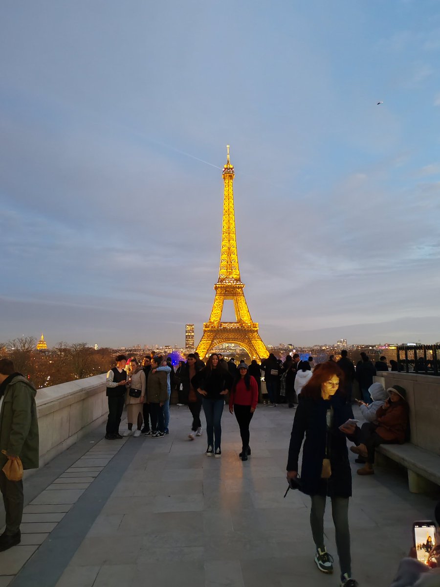 Işığı gören gelmiş
#Paris