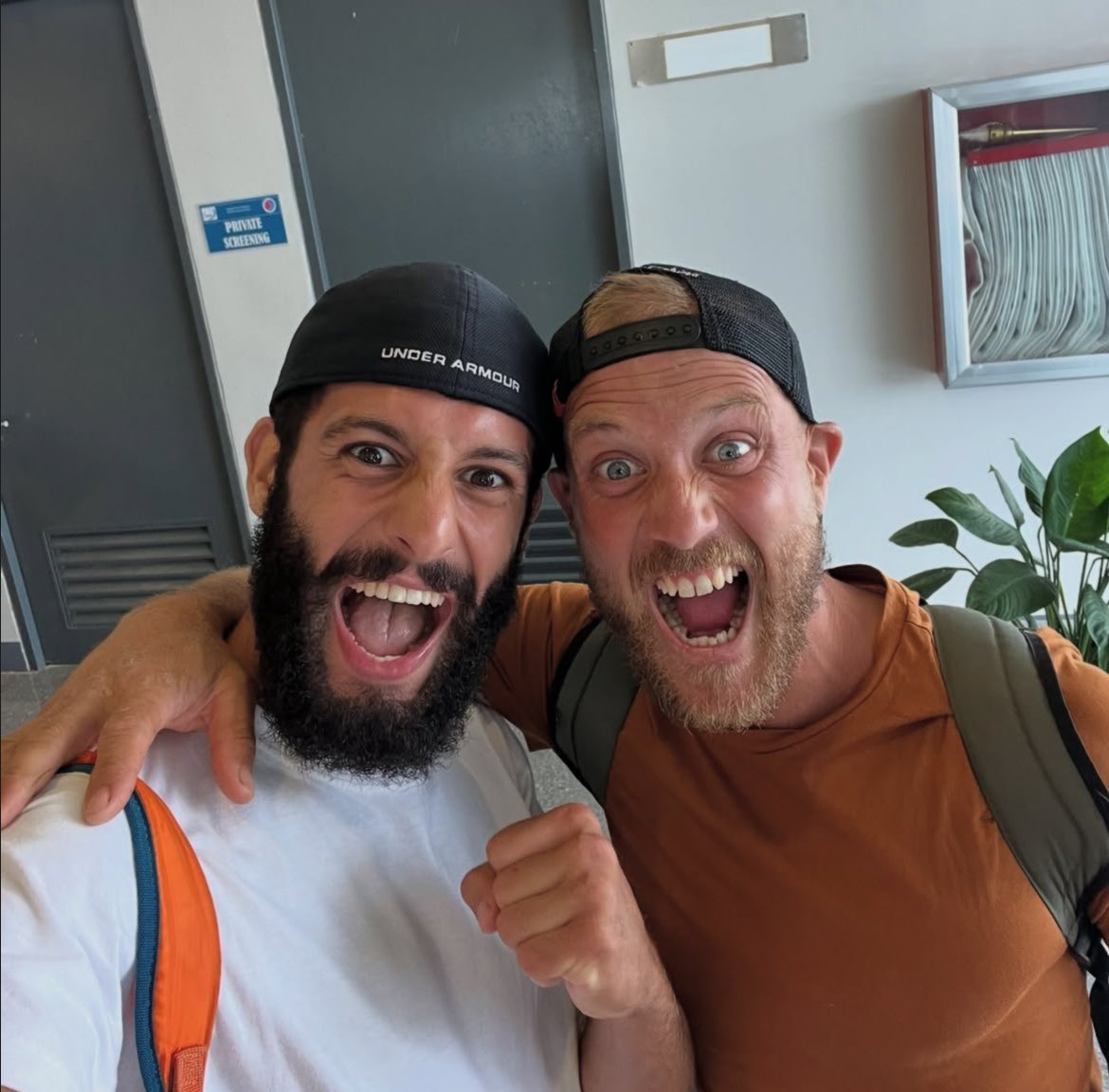 ilyessekohlanta's tweet photo. Mon frère, a me fradellu...

Dès les premières instants de cette aventure, j'ai senti en toi un homme vrai, un homme rempli de valeur, un homme fort.

Toi le Corse, moi l'arabe, on avait des valeurs et une mentalité faite pour s'unir et finalement notre amitié et notre fraternité à perdurer jusqu'à la fin du jeu.

Tu es pour moi la personne la plus méritante de notre saison. Ta bravoure sur le camp, sur les épreuves m'a impressionné.

Félicitations mon frère ❤️