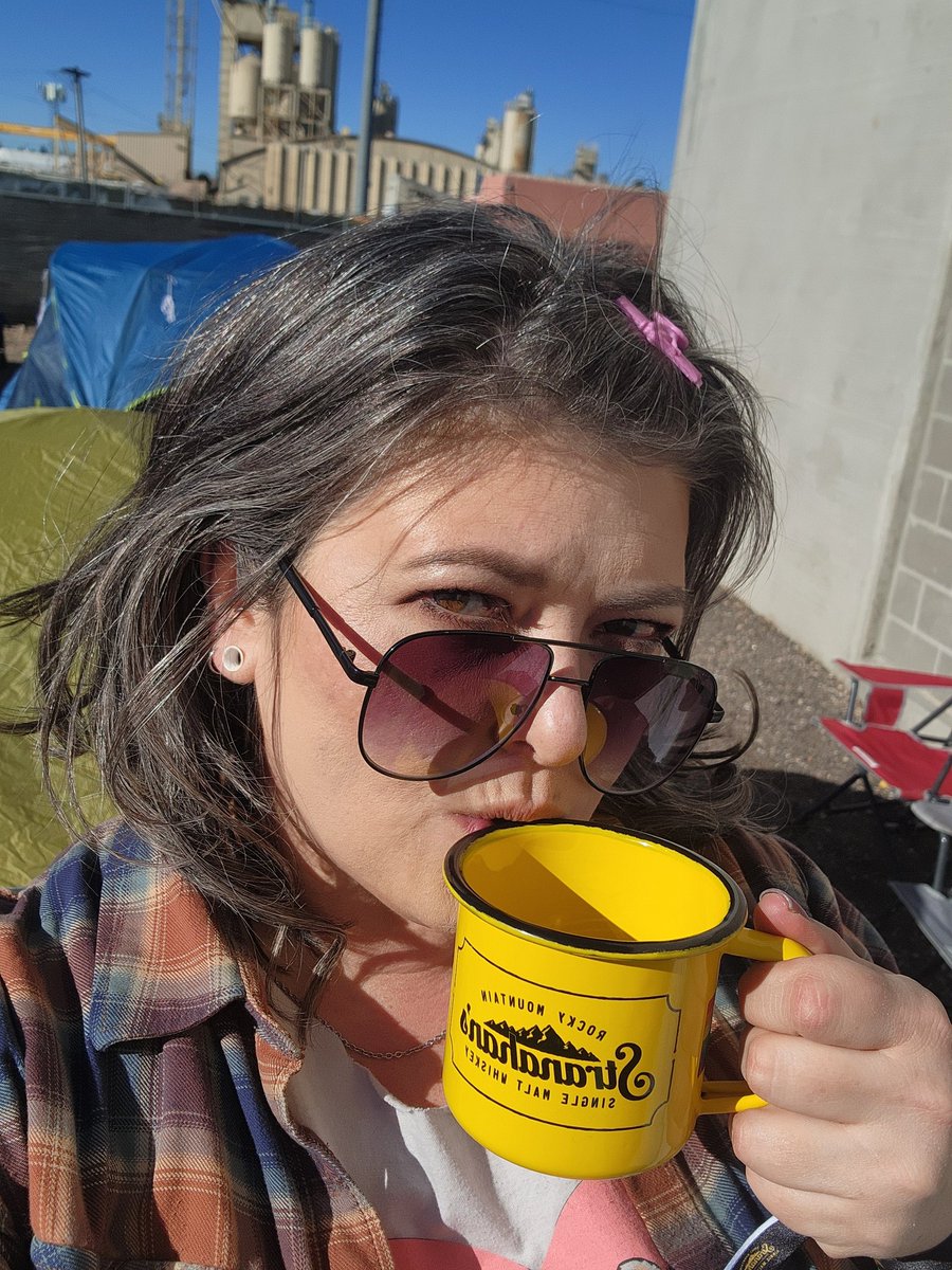 PeepingNee's tweet photo. @Stranahans I'm here and ready for my 8th bottle of Snowflake! Please ignore my attempt at looking cool ❄️🥃 https://t.co/B5ZTkEit99