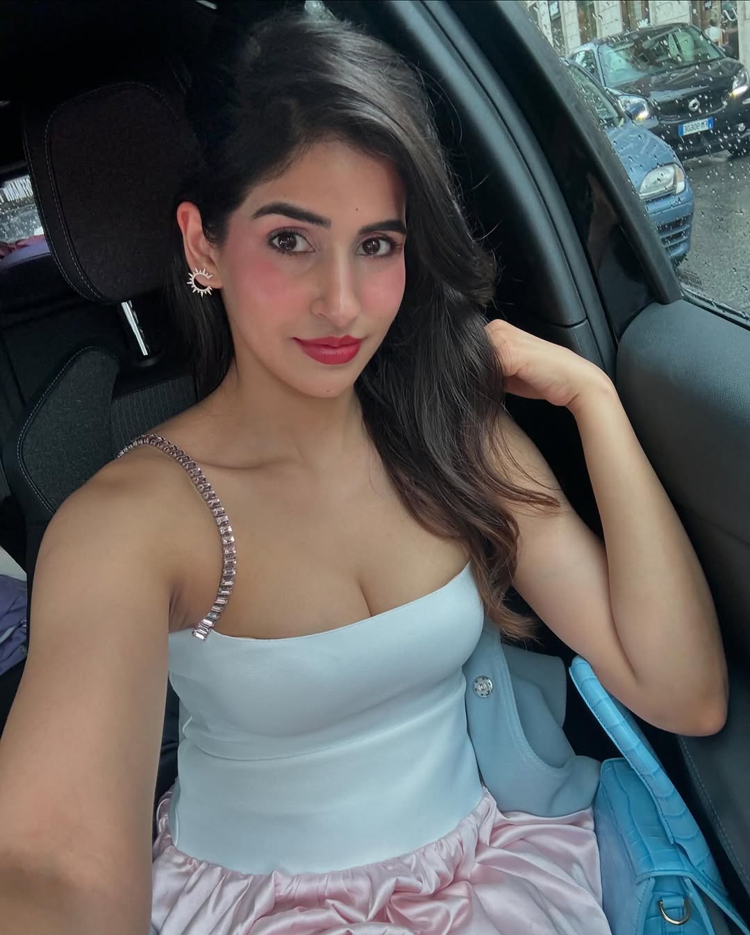 GeJC-kWWkAEow0i?format=jpg&name=large