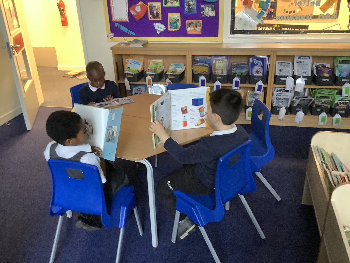 PindersPrimary's tweet photo. Year 1 really enjoyed their library session today! Sharing this reading for pleasure book at home can be counted as one of their weekly reads. Remember our school target is 4 reads a week! #PPReading https://t.co/TstOVVOehL