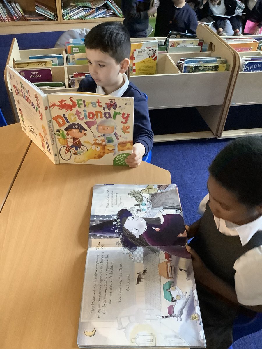 PindersPrimary's tweet photo. Year 1 really enjoyed their library session today! Sharing this reading for pleasure book at home can be counted as one of their weekly reads. Remember our school target is 4 reads a week! #PPReading https://t.co/TstOVVOehL