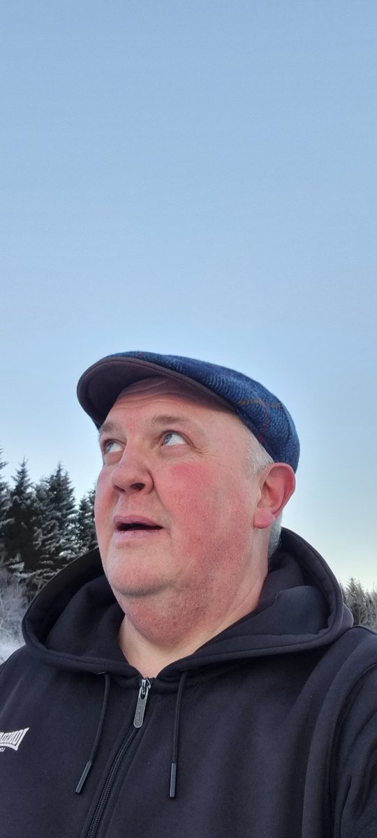 ghostdork's tweet image. Went for a walk around noon here in Reykjavik Iceland, -7c and calm day.. 
Of course properly dressed for that.  😁