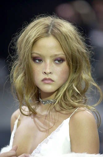 hoersace's tweet photo. devon aoki for richard tyler fw 2001 https://t.co/y68zdweCwR