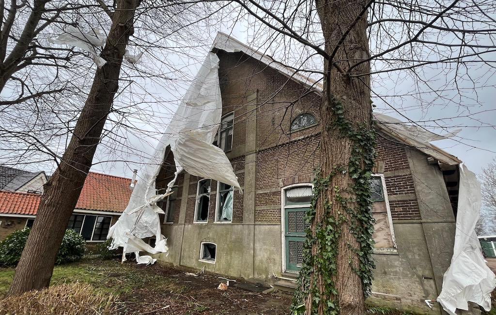 DeOrkaan's tweet image. Rijksmonument kaasboerderij #Jisp flink beschadigd - De Orkaan deorkaan.nl/rijksmonument-… via @deorkaan