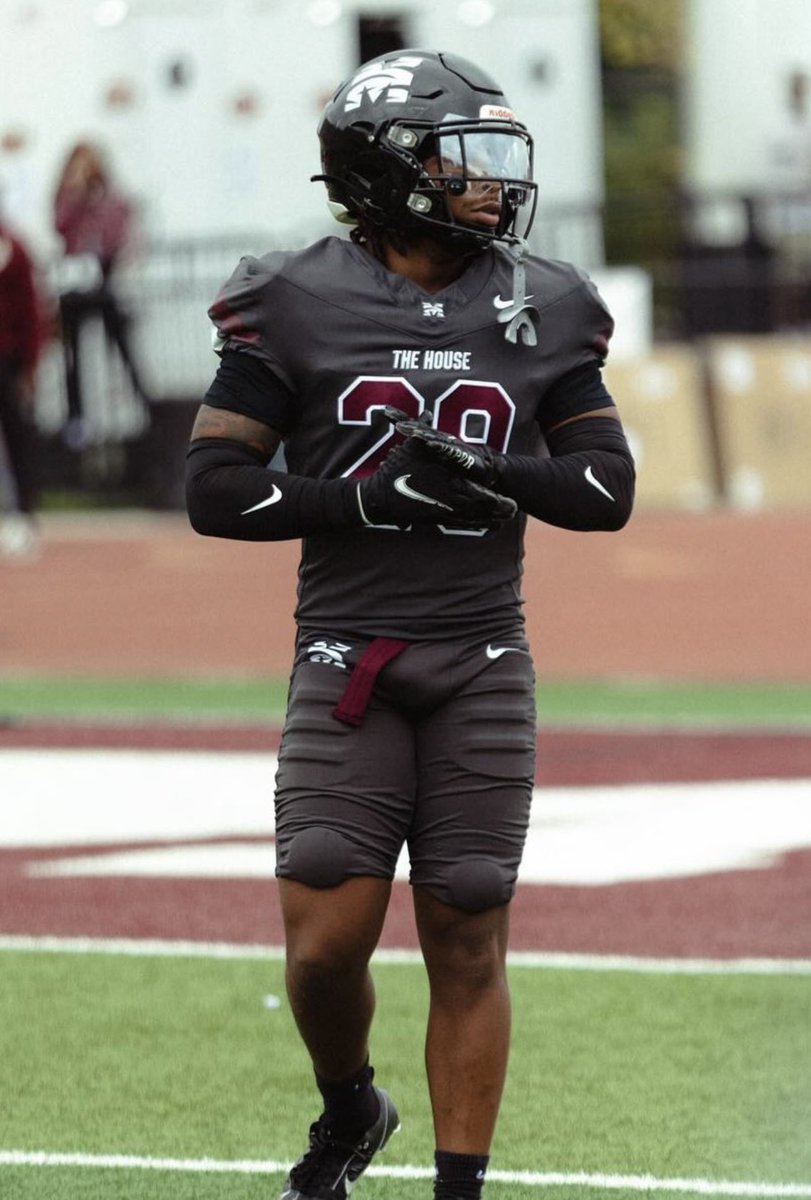 We are still Heavily recruiting all positions! 

We need Grown Men that can come play  right away! 

Juco, Portal Guys &amp; Seniors send your tape asap! 3.0+GPA 

Morehouse College is giving out opportunities to play ball and walk away with a High Value degree! 🏠#MorehouseFB