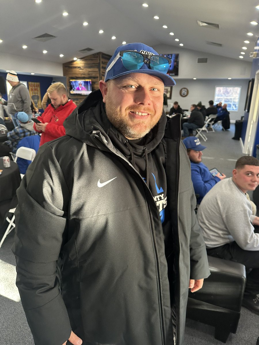 Congrats to Coach Collett of <a href="/BellCountyFB/">Bell County Football</a> who won the 1st <a href="/Nike/">Nike</a> parka from @BSN! Two more to go!
