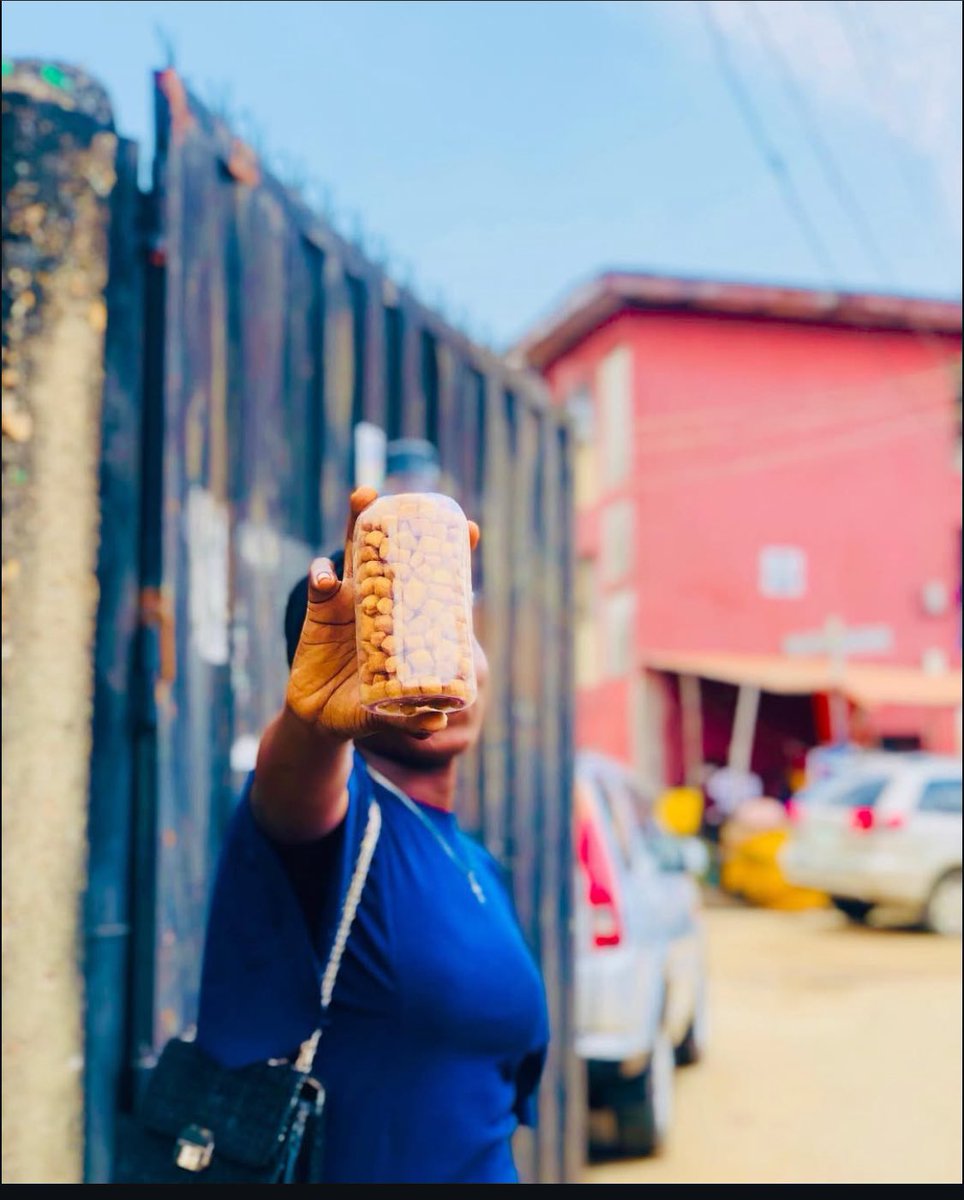 the_aora's tweet photo. Just that girl that sells Chinchin only  in church because she was feeling so scared to reach out to a larger audience to A Lady that fell in love with baking, pushing her baking and cooking skills further… it’s been God all the way

Aora, I’m super proud of you 👏🤍🏆 https://t.co/yvvH9Rchvm