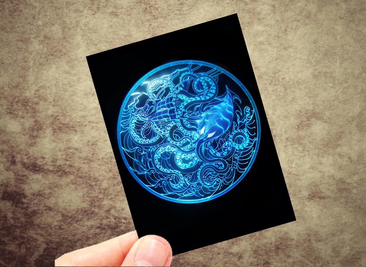 The #Kraken Sleeves
Only 58 hours remain until Kickstarter campaign ends!
kickstarter.com/projects/kakap…

#cardsleeve #tcg #edh #mtgcommander #mtg #fabtcg #pokemontcg #magicthegathering #edhdeckbox #mtgedh #mtgsleeve #commandersleeve #fabsleeve #tcgsleeve #bluesleeve #bluecardsleeve