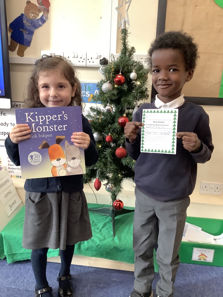 PindersPrimary's tweet photo. What a lovely first week of December we’ve had! Year 1 love seeing who will open their book from our book advent each day. #PPReading https://t.co/3X2NVPiEtk