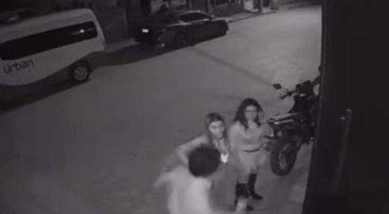 sopitas's tweet photo. 🚨Detienen al agresor de Melanie
Christian de Jesús, acusado de golpear a Melanie el 31 de octubre en una fiesta de Halloween, ya fue detenido, según confirmó el Fiscal de Tamaulipas. https://t.co/bMJwE96uj6