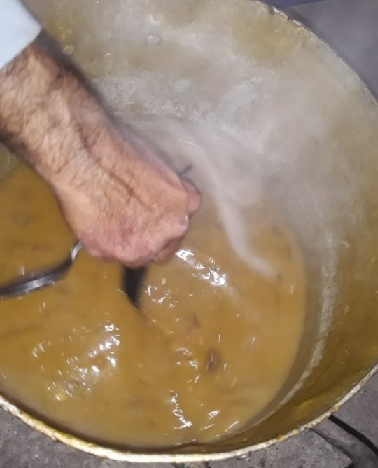 YorgelCisnero's tweet photo. #Viernes de cambio de labor y después, por qué no, compartir una rica caldosa y un juego de dominó.
La brigada de mantenimiento de la #DTCA son #GenteQueSuma.
#AvileñosEnLínea
Pd: mucha la pollona que le han dado a Carmenate. 😂 https://t.co/3HD94Z52cI