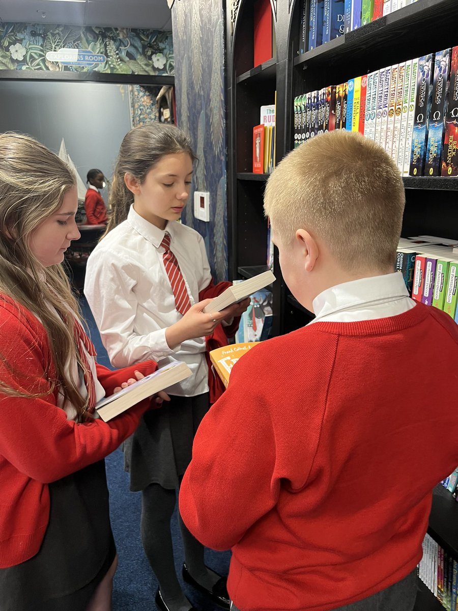 allsaintsbootle's tweet photo. 6S had a festive morning at @KingsleyandCo_ singing Christmas carols and songs. We explored their new shop and were rewarded with a new book each. You might even have listened to us live on the bbc radio Merseyside breakfast show #wearefamous https://t.co/IAmBD3UXsc