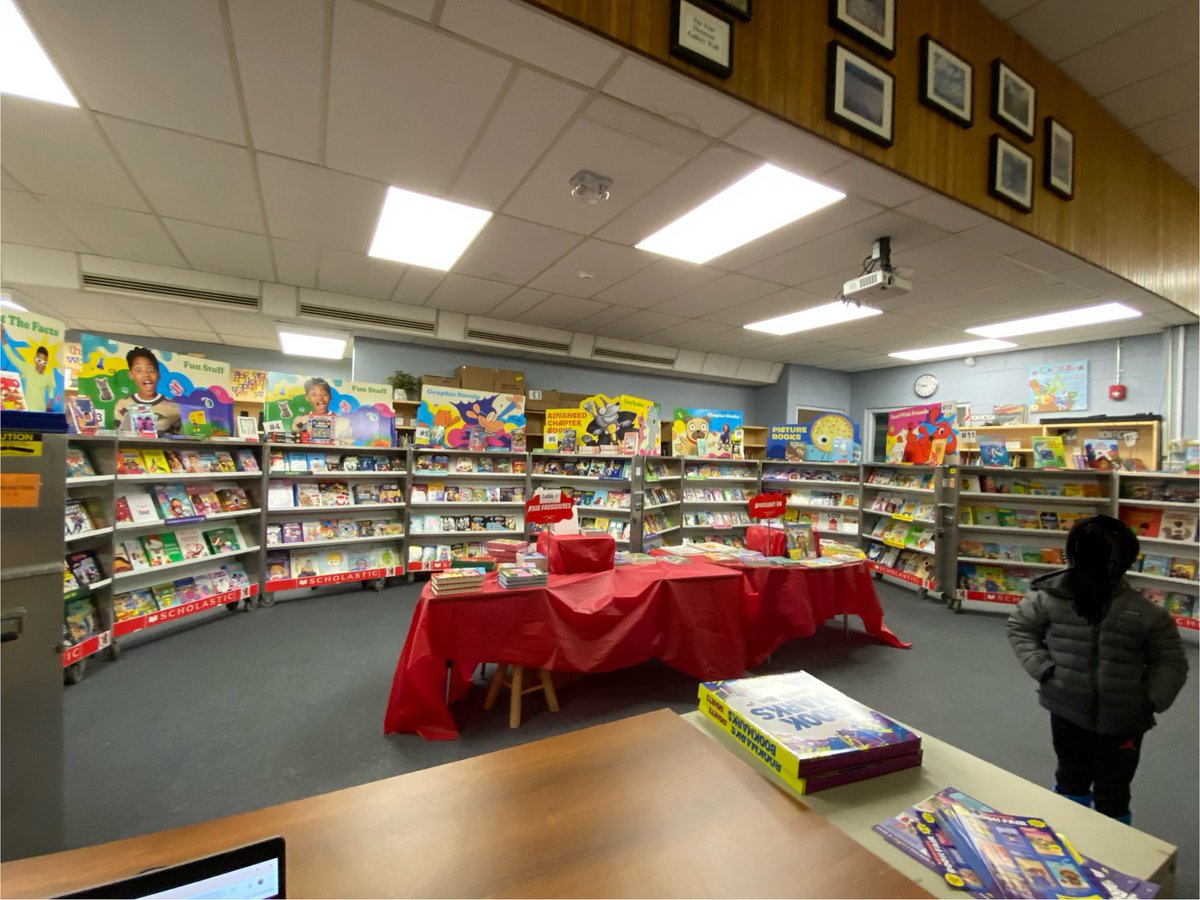 TOM_Library's tweet photo. Our Book Fair is off to a great start!
Family buying is open next on 
Tuesday, Dec 10 3:40 - 5pm
And before and after the concerts on Wednesday and Thursday 
@TomThomsonPS https://t.co/OWy3Eqj2qY