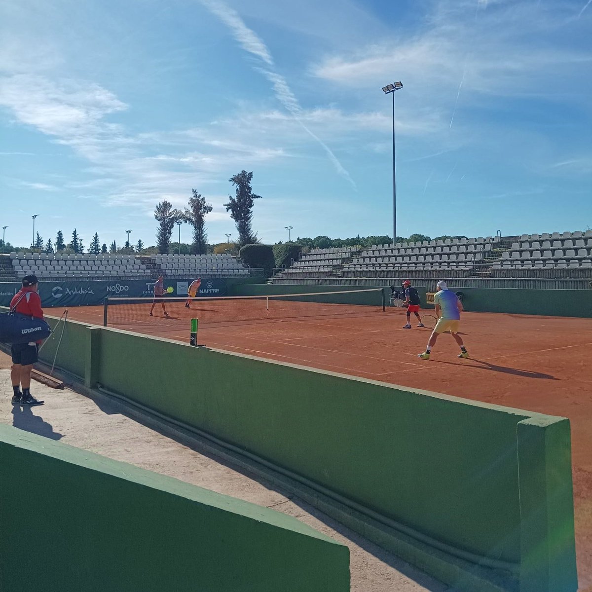 fattenis's tweet photo. Quieres ver las finales del ITF MT400 FATENIS Master Cup??
El mejor tenis desde 30+ hasta 70+
Mañana a partir de las 9 de la mañana!!
📍 #sevilla CTT Blas Infante
#TenisAndalucía #itfmasters
@RFETenis @worldtennis
@Ayto_Sevilla @IMDSevilla
@DeporteAND @Cafdsocial @intenis https://t.co/puJa2QdSJD